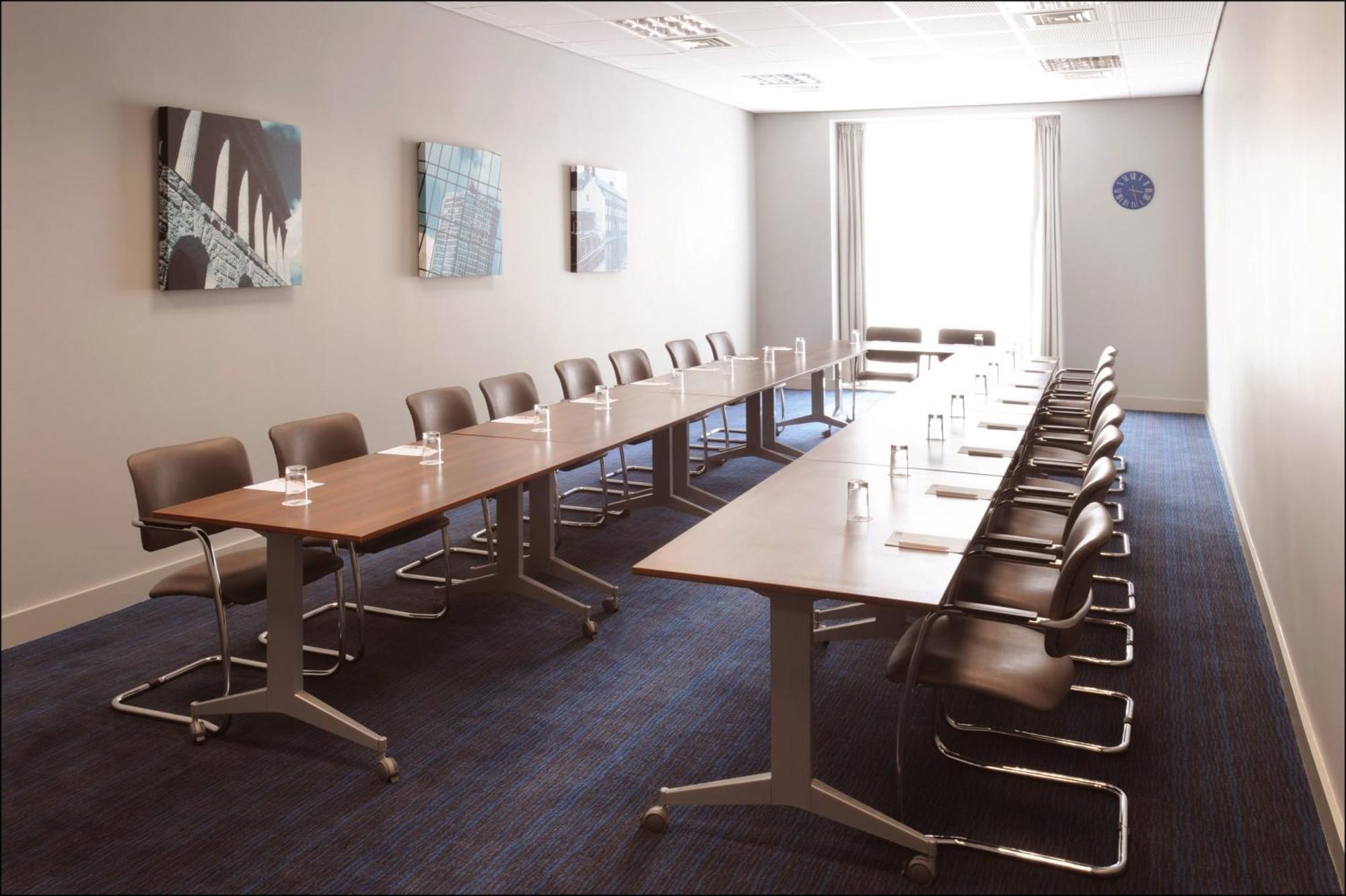 Holiday Inn Express Birmingham - Snow Hill By Ihg Bagian luar foto