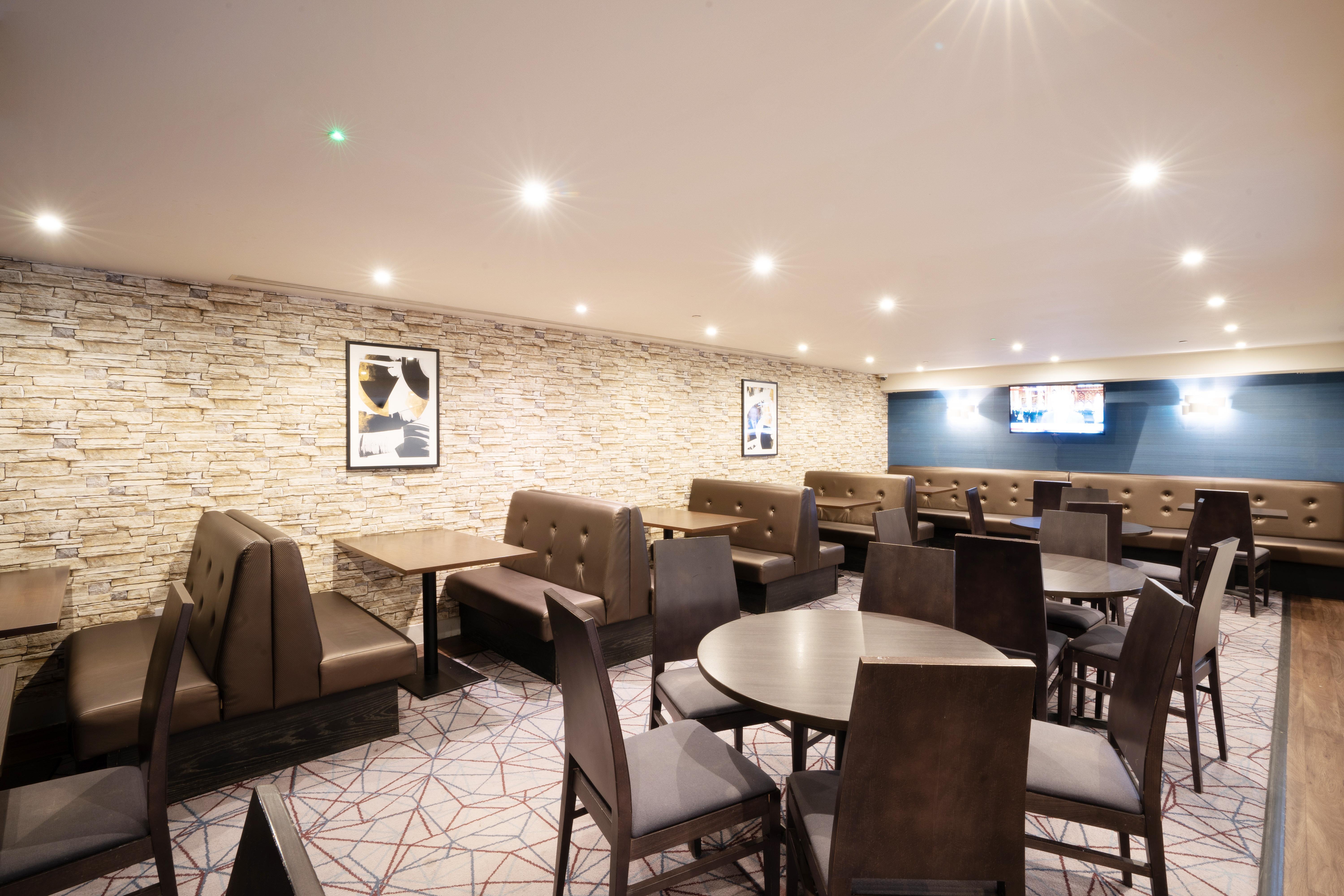 Holiday Inn Express Birmingham - Snow Hill By Ihg Bagian luar foto