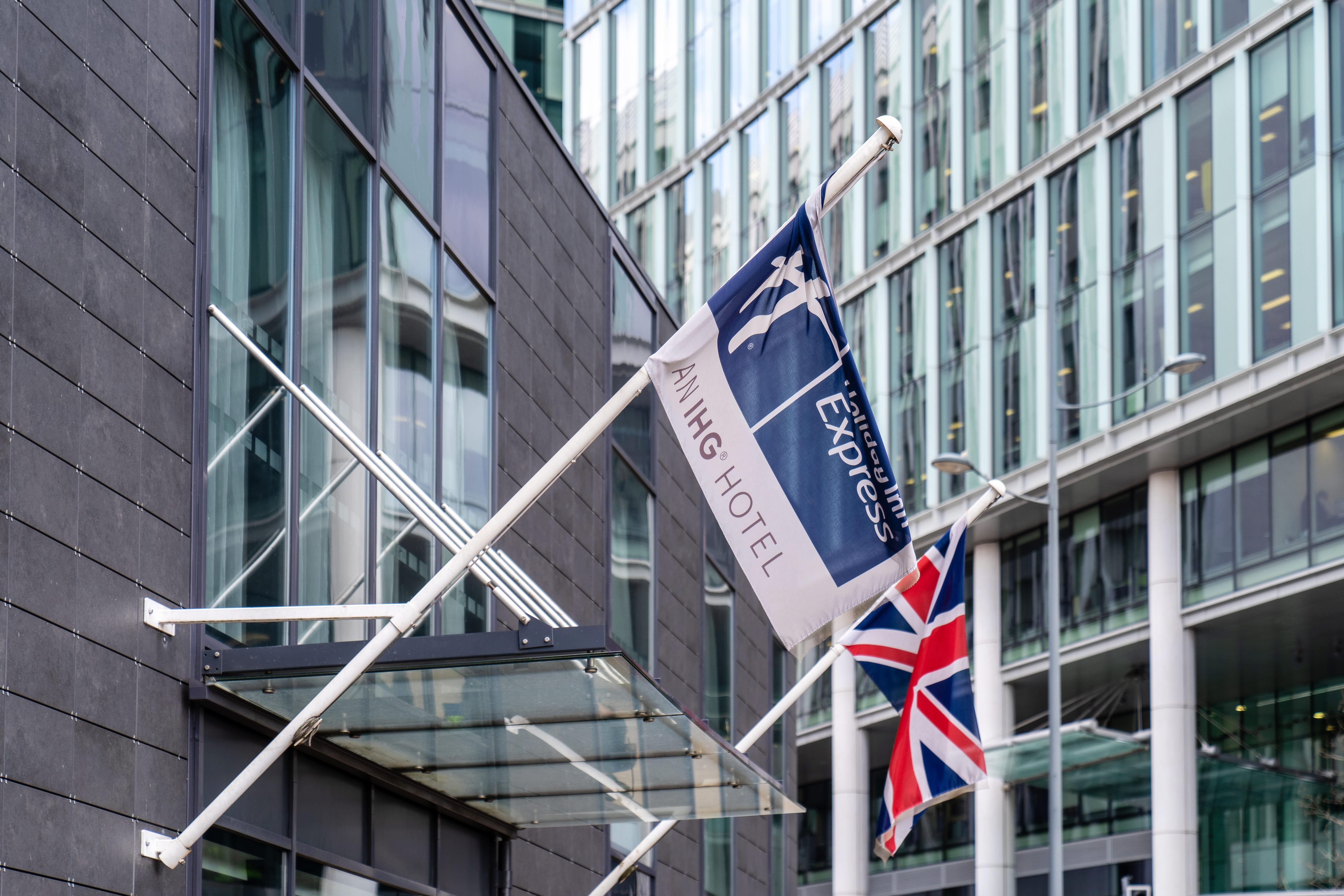 Holiday Inn Express Birmingham - Snow Hill By Ihg Bagian luar foto