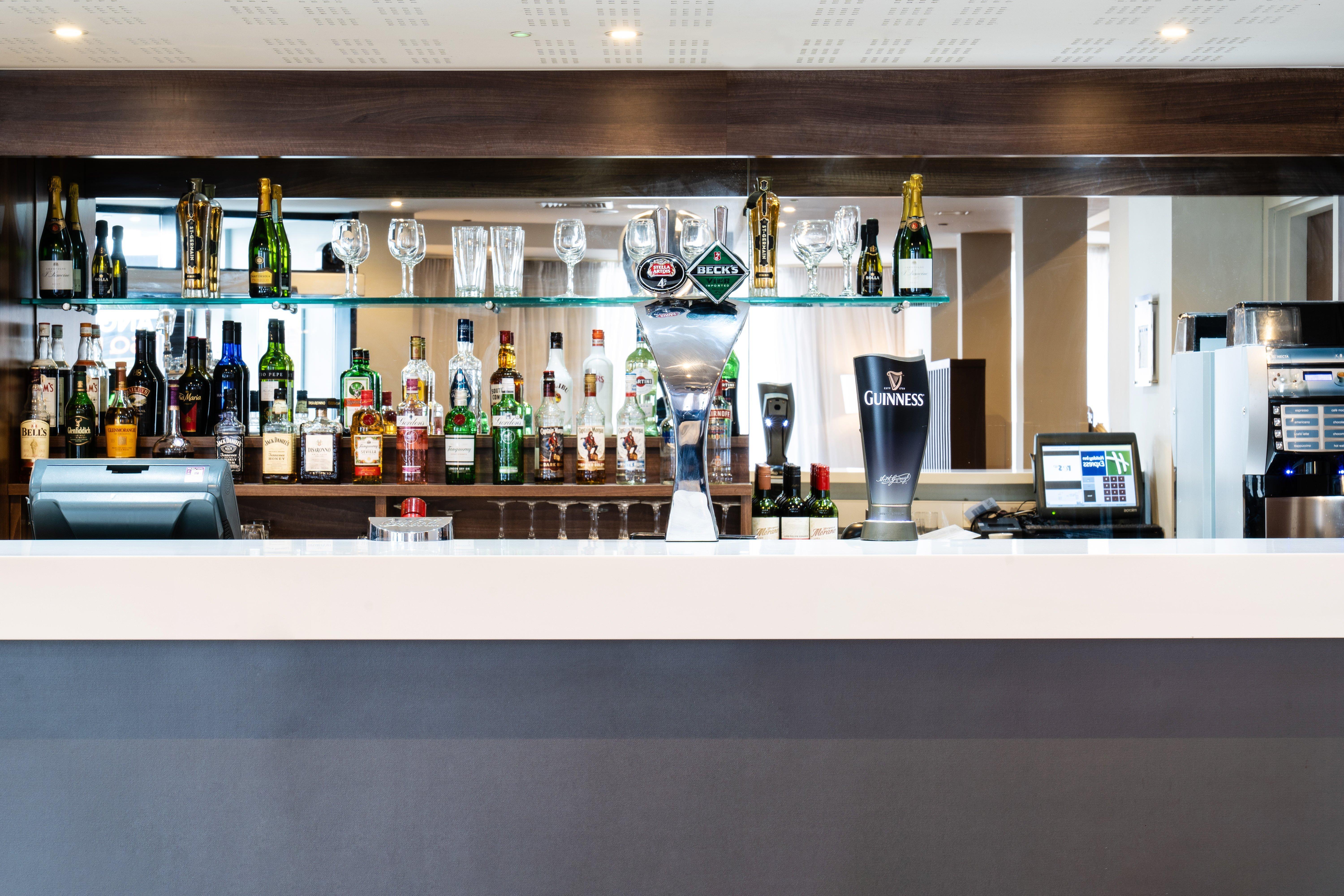 Holiday Inn Express Birmingham - Snow Hill By Ihg Bagian luar foto